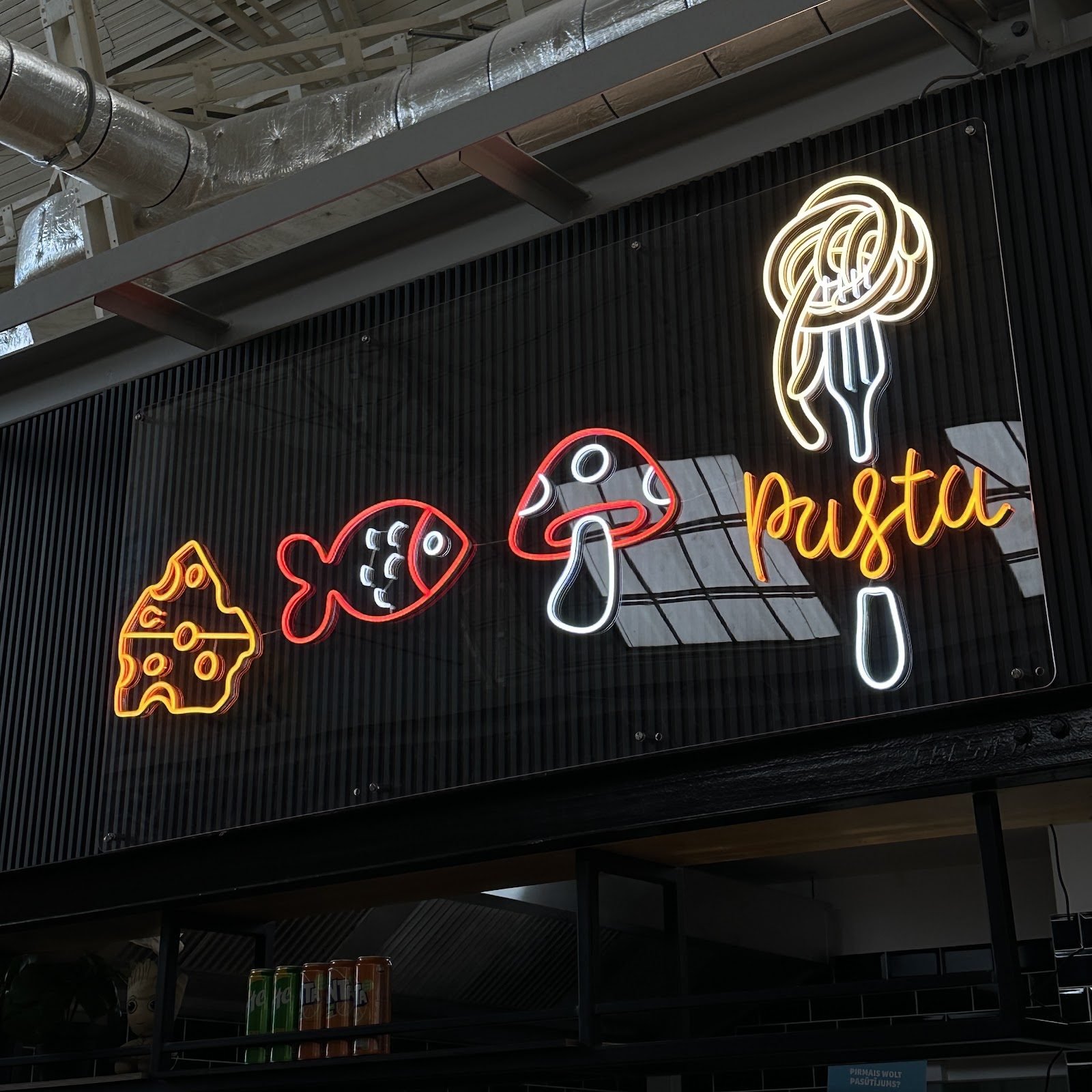 Ikoner för en pastarestaurang i neon i flera färger